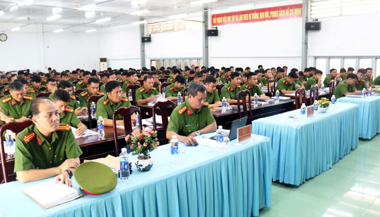 Quang canh hoi nghi tap huan. Anh: Nghiem Tuc
