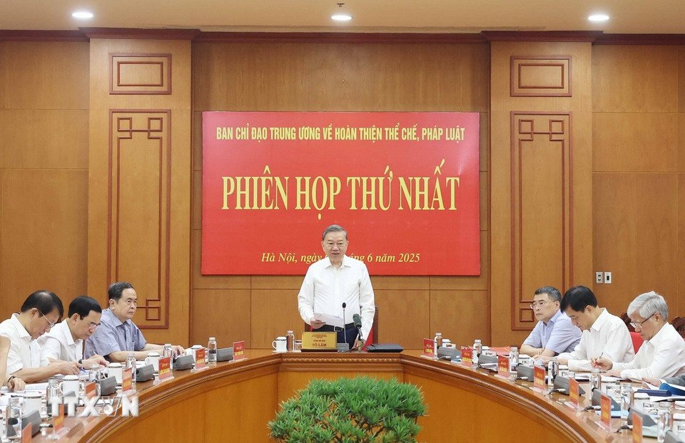 Tong Bi thu chu tri Phien hop thu nhat Ban Chi dao Trung uong ve hoan thien the che, phap luat. Anh: TTXVN 