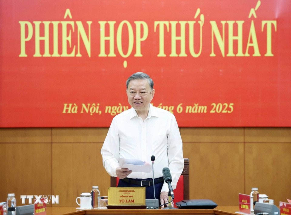 General Secretary To Lam emphasized the need to eliminate the situation of "hot above, cold below" in law enforcement. Photo: VNA