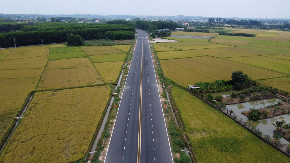 Tuyen duong hoan thanh da ket noi thong suot hai cau cau voi nhau. Anh: Dinh Trong