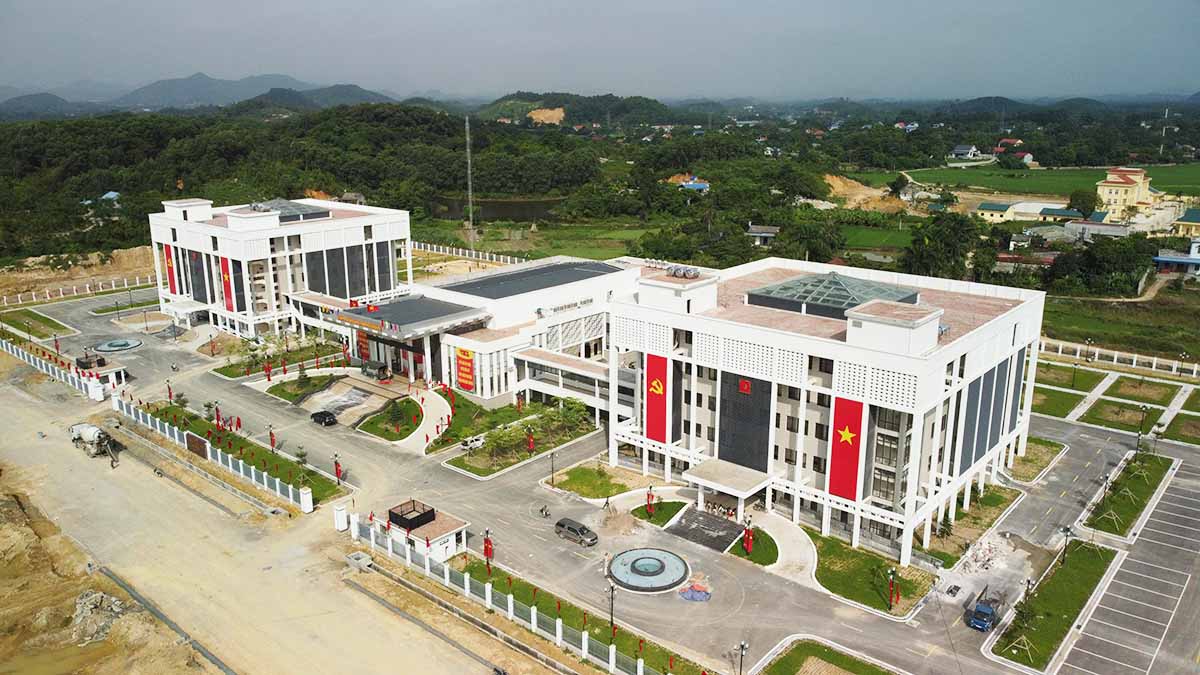 Sau khi cap huyen dung hoat dong, khu hanh chinh huyen Dong Hy (Thai Nguyen) du kien se duoc chuyen cho mot so co quan cap tinh. Anh: Truong Giang.