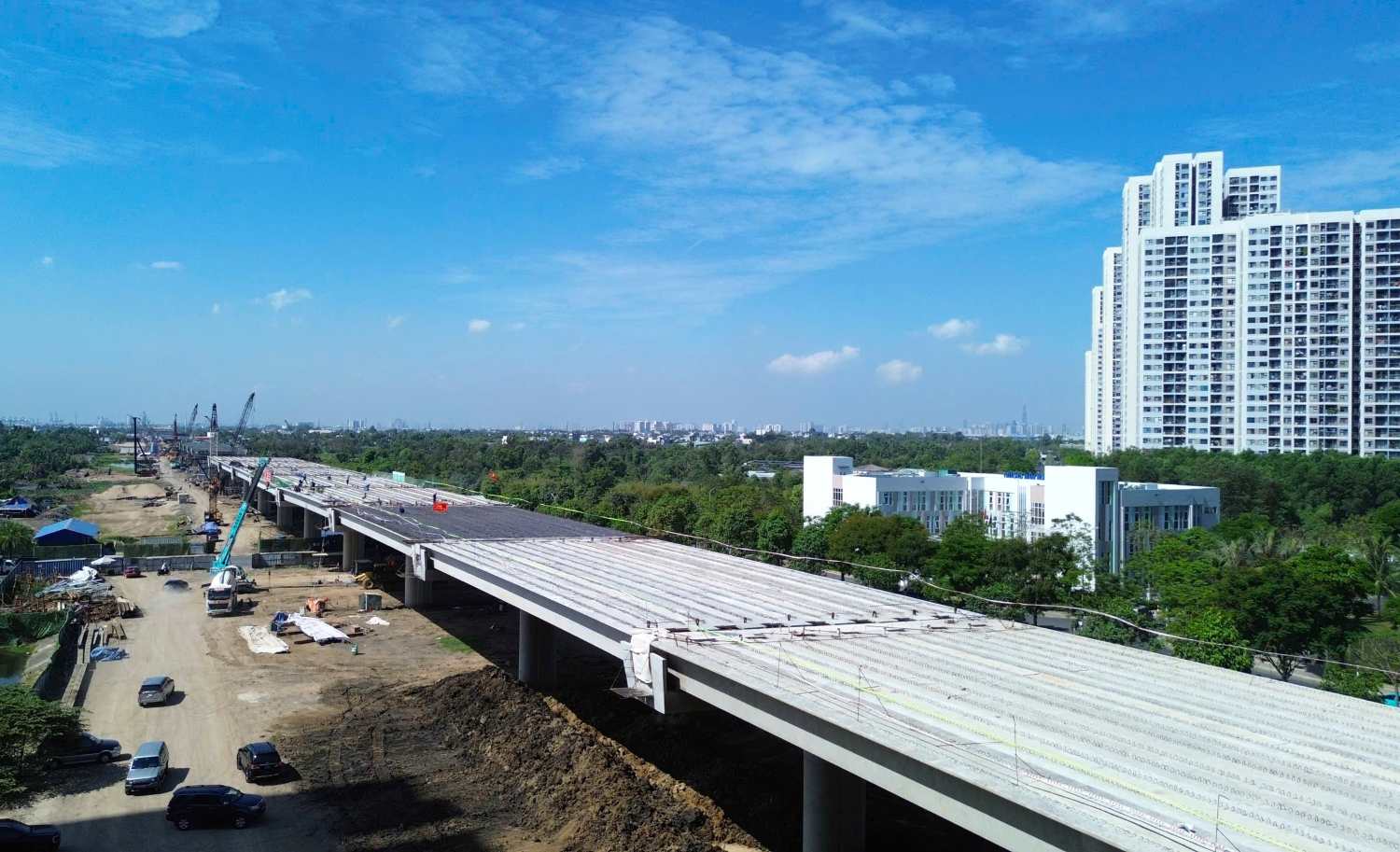 Construction of Ho Chi Minh City elevated Ring Road 3 through Thu Duc City. Photo: Minh Quan