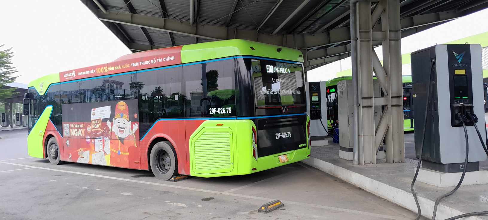 Bus electrico en Hanoi. Foto: Xuyen Dong