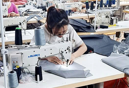 Workers aged 16-17 are recruited in the summer. Photo: Minh Huong