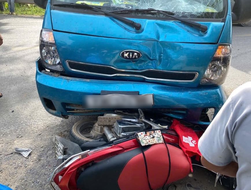 The accident left 2 people dead or injured. Photo: Trung Tien