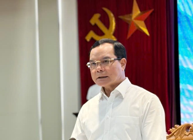 Đề xuất mô hình tổ chức và hoạt động công đoàn trong tổng công ty, tập đoàn kinh tế