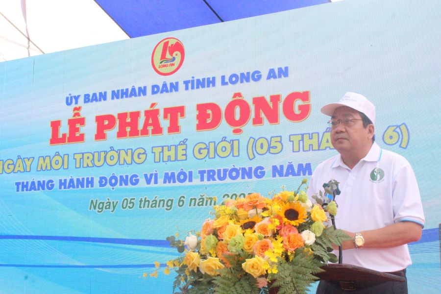 Pho Chu tich UBND tinh Long An Nguyen Minh Lam phat bieu phat dong Ngay Moi truong the gioi va Thang Hanh dong vi moi truong nam 2025. Anh: Cong TTDT Long An