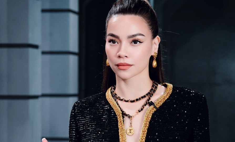 Ho ngoc ha vestido con Chanel cuando filmo un programa de television. Foto: NSX El nuevo mentor