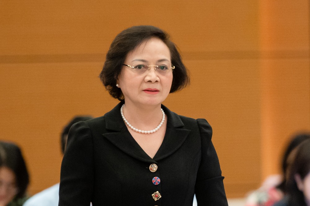 Minister of Home Affairs Pham Thi Thanh Tra said that according to the registration, from now until the end of the year, 90,000 more officials and civil servants will quit their jobs. Photo: Pham Dong