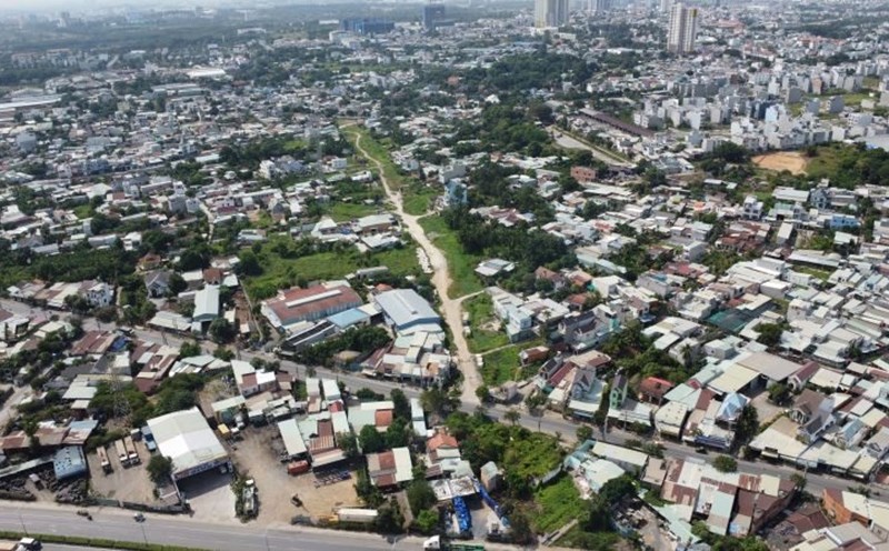 Binh Duong Provincial People's Committee allows enterprises to change land use purposes to invest in housing in Binh Thang and Di An areas. Photo: Dinh Trong