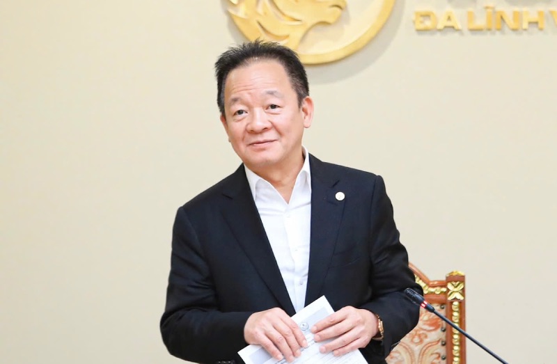 Ong Do Quang Hien tuyen duong thanh tich cua toan doi. Anh: Minh Dan