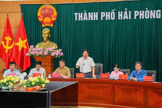 Pho Chu tich UBND thanh pho Nguyen Duc Tho chu tri cuoc hop. Ảnh: Cong Thong tin dien tu Hai Phong 