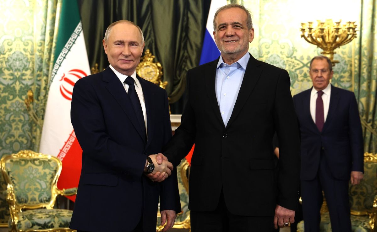 Tong thong Nga Vladimir Putin don Tong thong Iran Masoud Pezeshkian tham Nga, ngay 17.1.2025. Anh: Kremlin