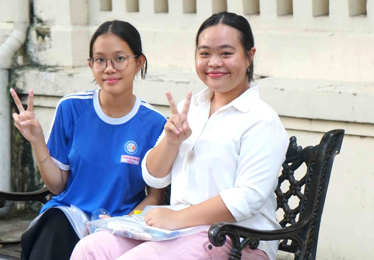 Candidates travel more than 140 km to take the entrance exam for specialized grade 10 in Ho Chi Minh City
