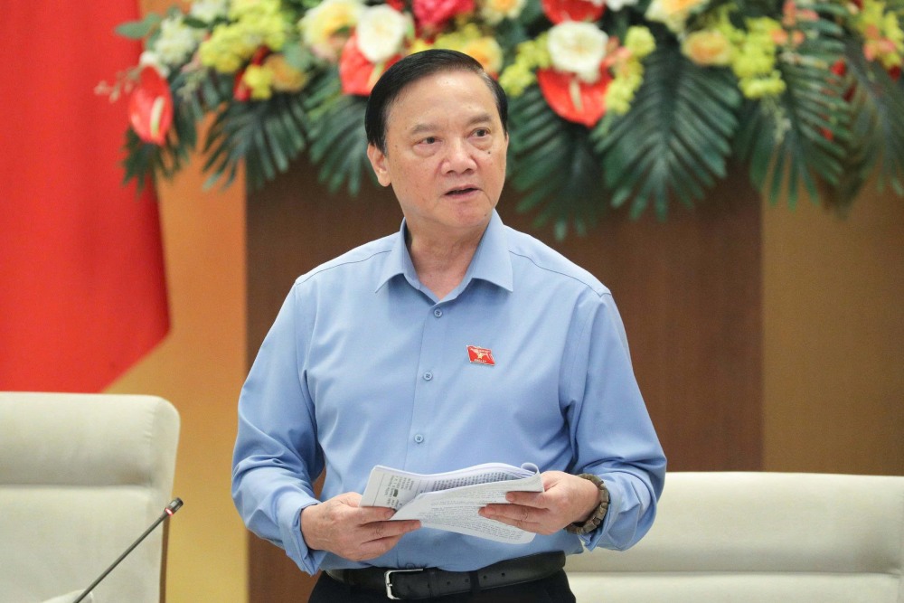 Vice Chairman of the National Assembly Nguyen Khac Dinh spoke. Photo: Pham Dong