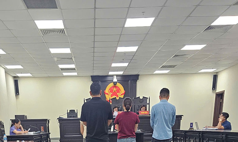 Phiên tòa sơ thẩm xét xử vụ sản xuất, buôn bán hàng giả. Ảnh: Quang Việt