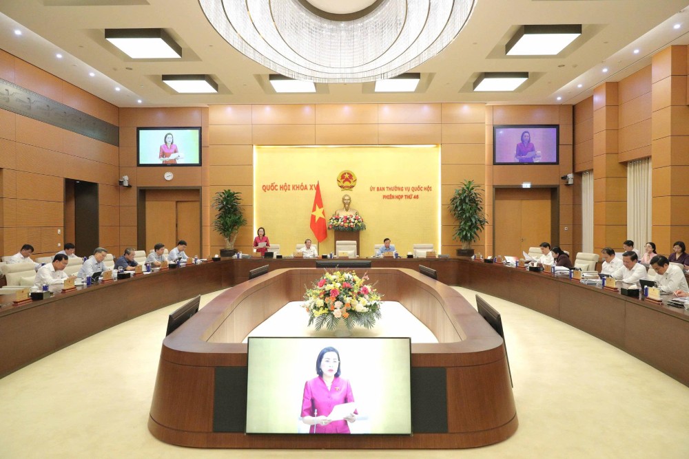 The National Assembly Standing Committee will issue a resolution appointing the Chairman, Vice Chairmen, and Heads of Committees of the Provincial People's Councils. Photo: Pham Dong