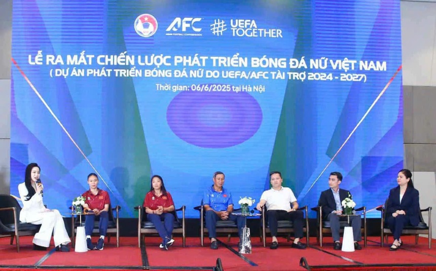 Toa dam phat trien bong da nu trong khuon kho chuong trinh. Anh: VFF