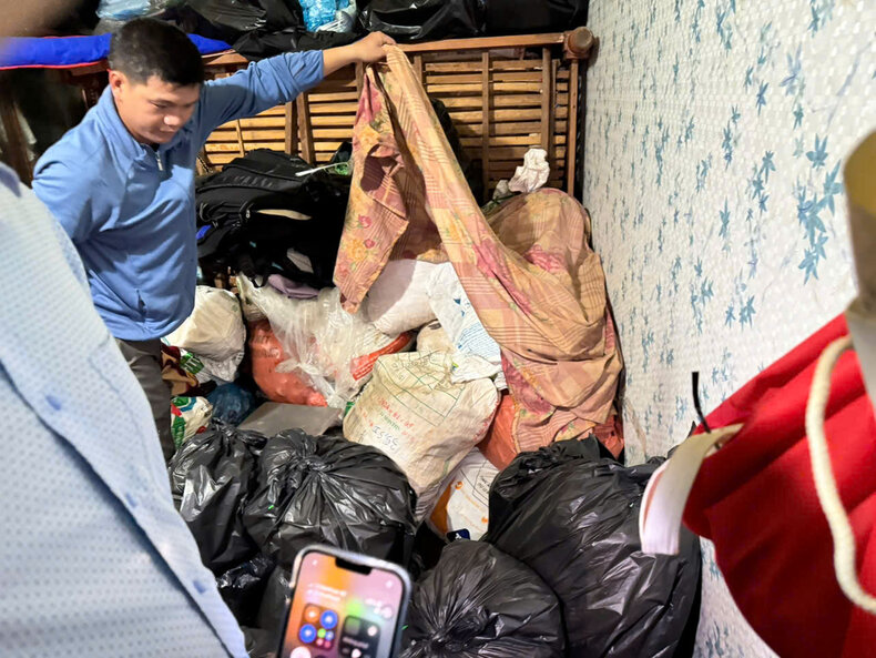 Hàng nghìn kg thuốc nổ được cái đối tượng tàng trữ trái phép tại nhà. Ảnh: Công an Quảng Ngãi