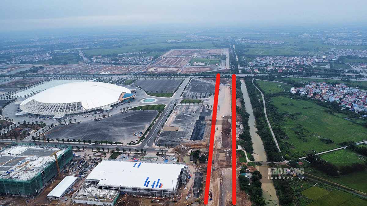 Phần đường dẫn cầu Tứ Liên địa phận huyện Đông Anh tiếp giáp với Trung tâm Hội chợ triển lãm quốc gia. Ảnh: Việt Bắc.