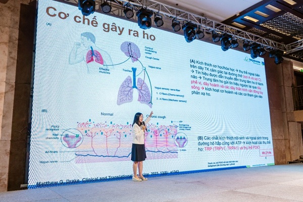 PGS. TS. DS. Bui Thi Huong Quynh - Pho truong khoa duoc Benh vien Thong Nhat, chia se ve co che gay ra ho. Anh: Imexpharm