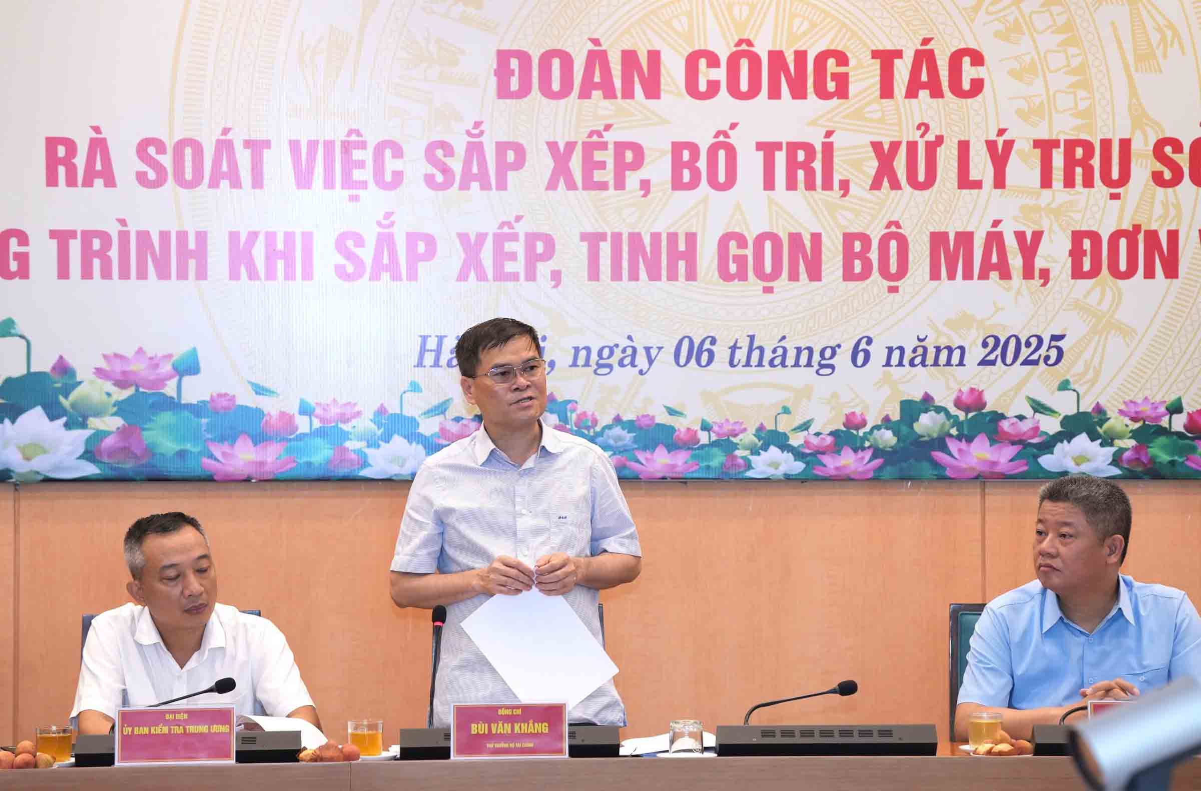 Thu truong Bo Tai chinh Bui Van Khang