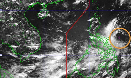 Dự báo áp thấp gần Biển Đông có thể mạnh lên thành áp thấp nhiệt đới. Ảnh vệ tinh: PAGASA
