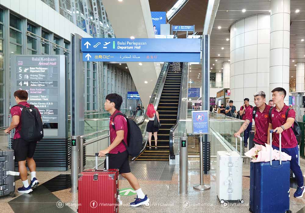 Tuyen Viet Nam nhap canh thuan loi o Malaysia. Anh: VFF