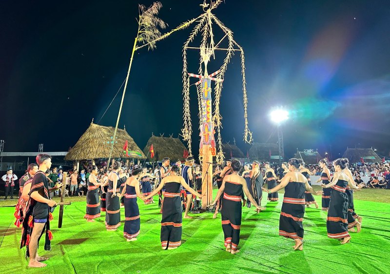 Can bo TP.Da Nang thuoc linh vuc dac thu nhu Dan toc va Ton giao du kien chuyen vao Tam Ky lam viec. Anh: Anh Nguoc