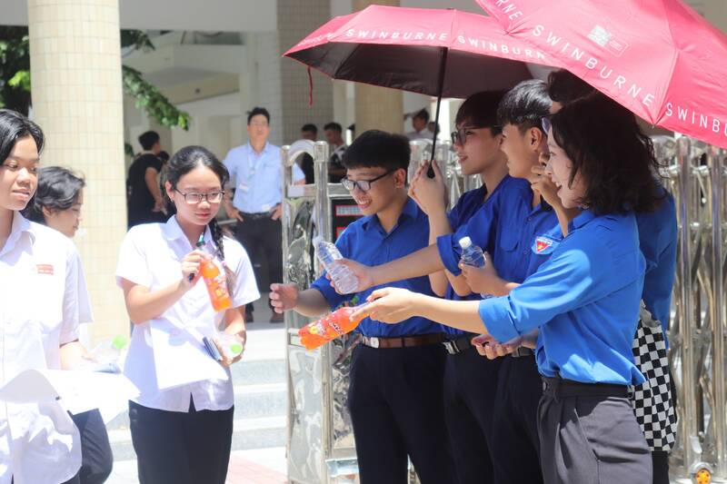 Da Nang warns of scams in the high school exam season. Photo: My Linh