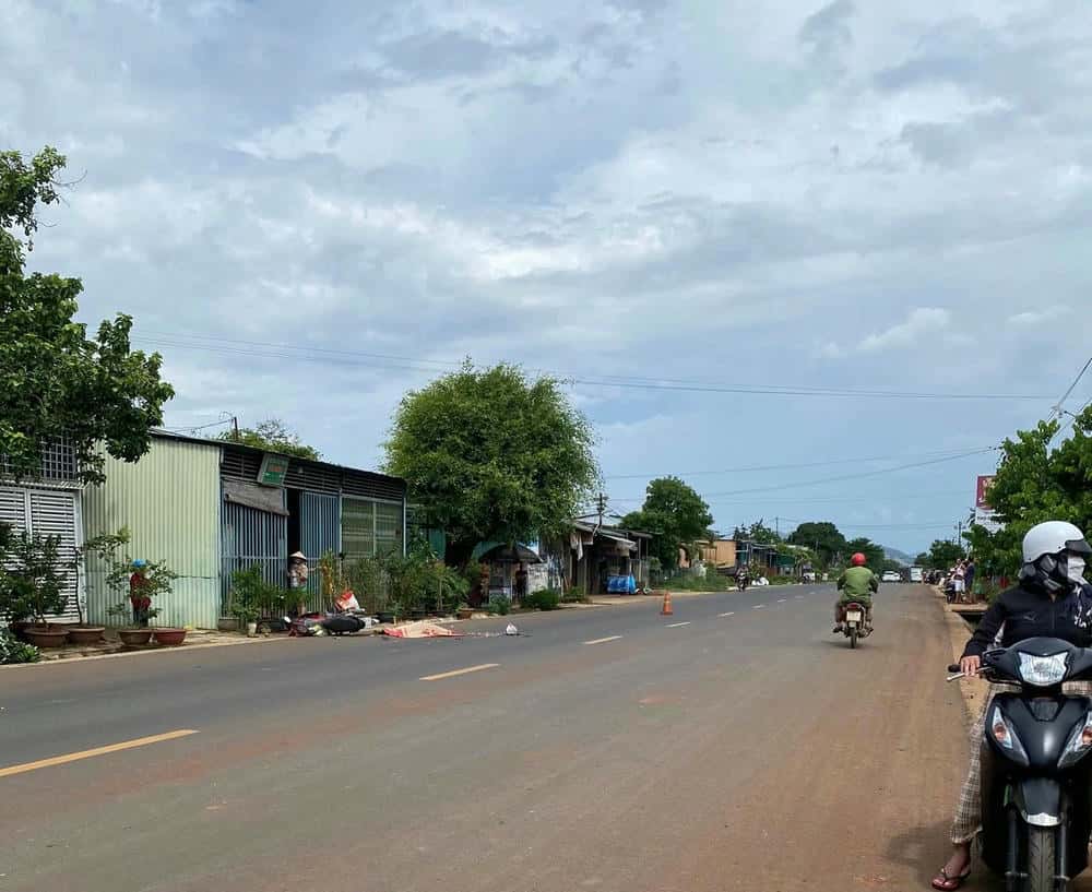 Hien truong vu tai nan. Anh: Do Quang