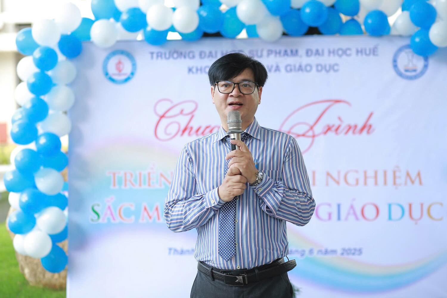 PGS. TS Le Van Thang - Truong Khoa Tam ly - Giao duc, Truong Dai hoc Su pham, Dai hoc Hue phat bieu tai chuong trinh. Anh: Q. An.