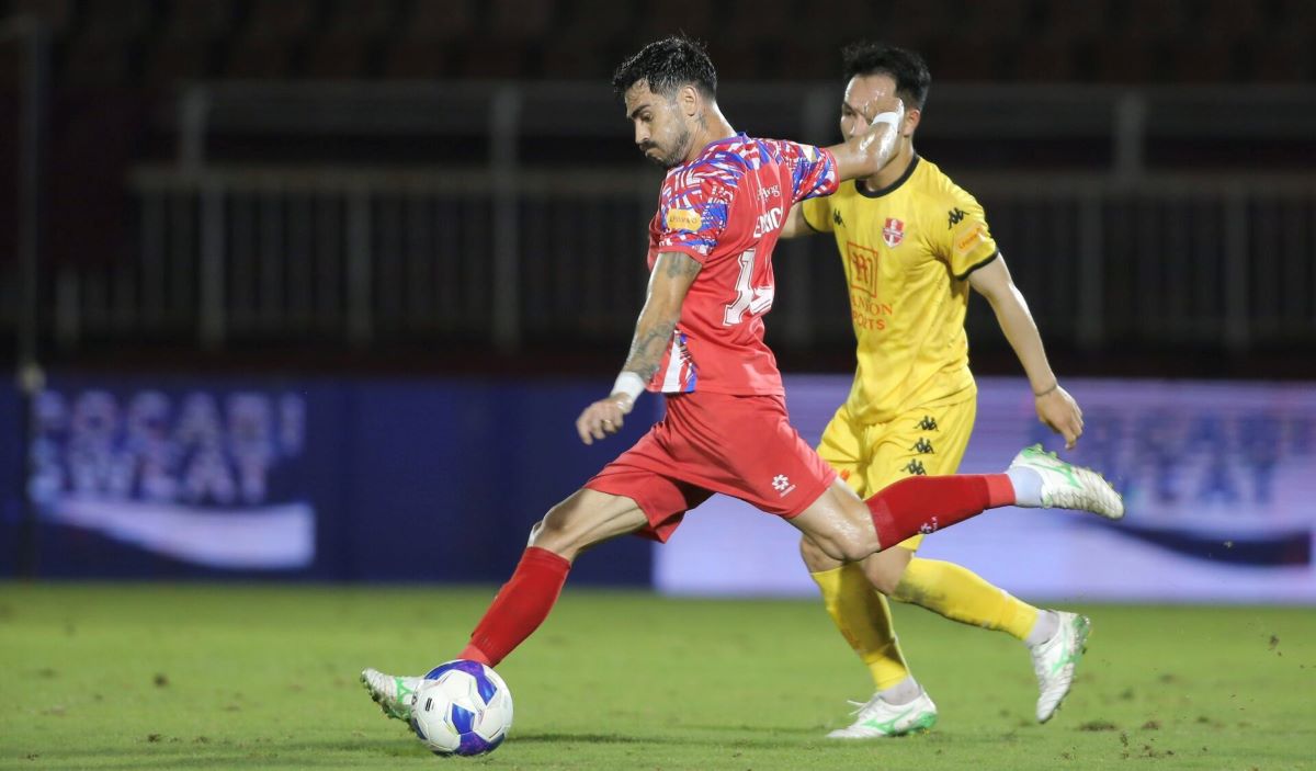 According to Endrick, the experience of playing in the V.League for the Ho Chi Minh City team helped him know his strengths and weaknesses when playing for the Vietnam team. Photo: VPF