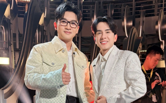 Dan Truong y Huu Bang en el backstage "Sing! Asia". Foto: Sing Fabricante! Asia
