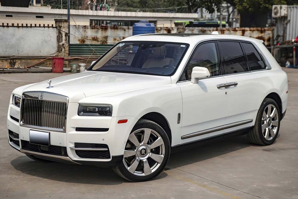Los autos de lujo Rolls-Royce Cullinan se venden mas de 11 mil millones de dong en Vietnam. Foto: duc do