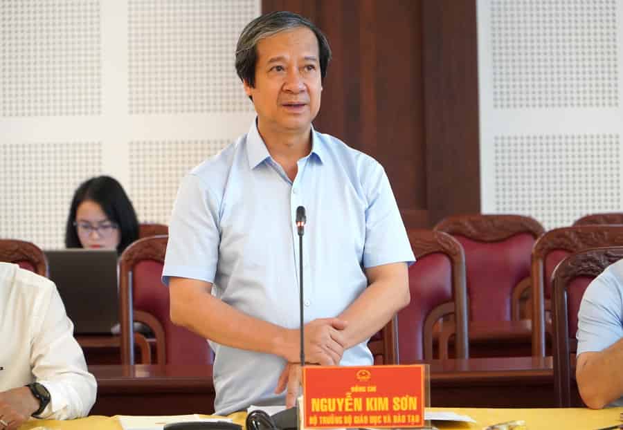 Bo truong Nguyen Kim Son luu y voi tinh Gia Lai ve cong tac thi tot nghiep va sap nhap tinh. Anh: Dung Nguyen