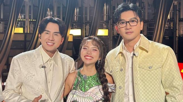 Phuong My Chi chup anh cung Dan Truong, To Huu Bang. Anh: Nhan vat cung cap