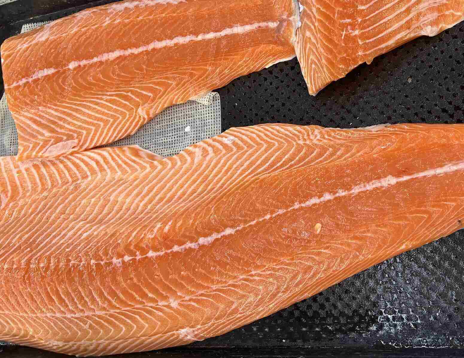 Salmon is beneficial for kidney health if eaten properly. Photo: Kieu Vu
