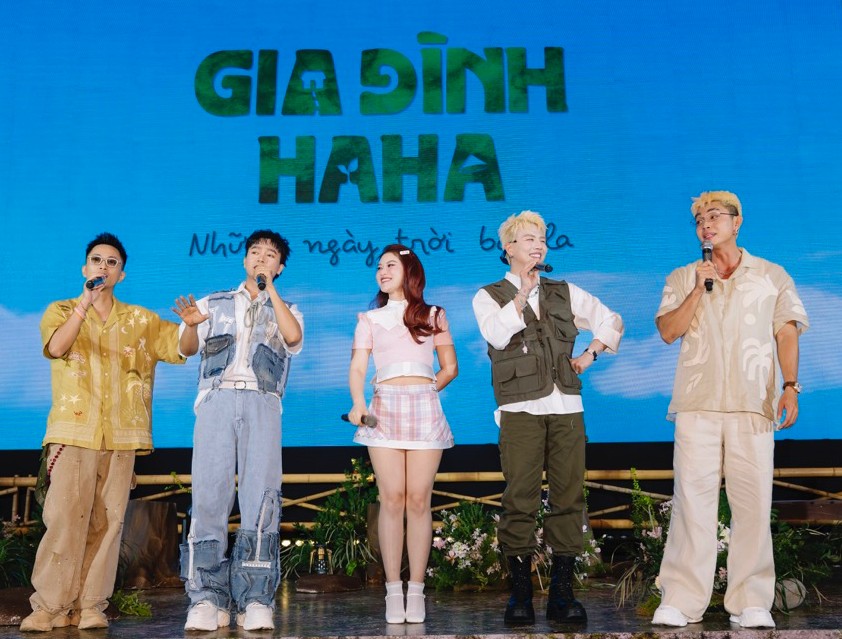 Anh: Nha san xuat YeaH1. 