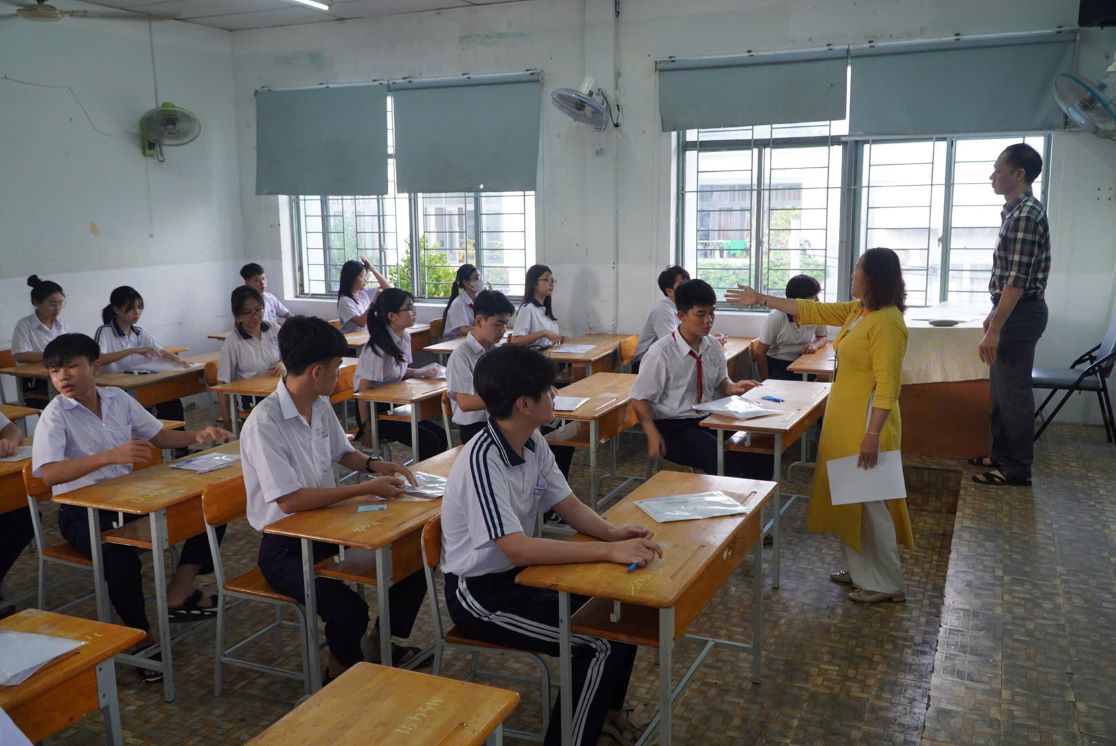 Candidates taking the 10th grade entrance exam in Ho Chi Minh City in 2025. Photo: Chan Phuc