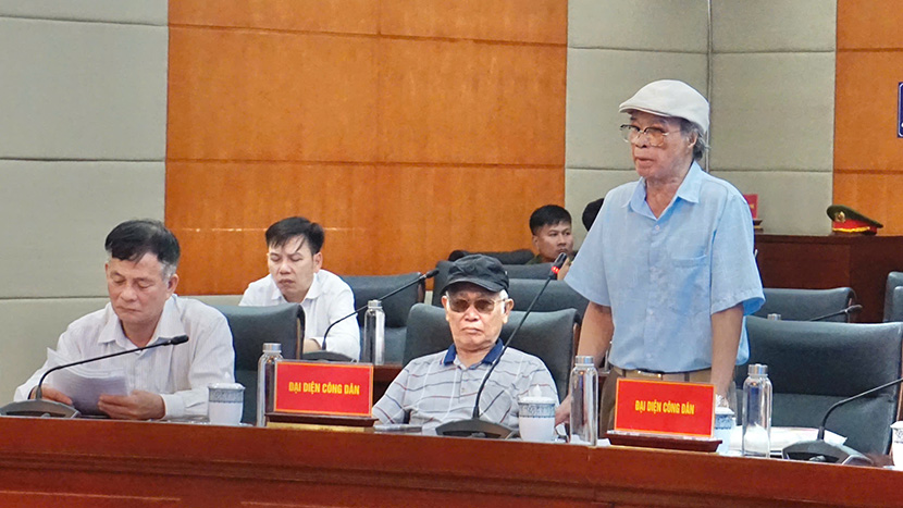 Cac ho dan kien nghi ve thu hoi dat tai Du an cua Cong ty Xi mang Phuc Son. Anh: Minh Hung