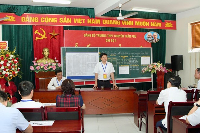 Pho Chu tich UBND thanh pho Hoang Minh Cuong luu y Hoi dong thi lop 10 thuc hien dung quy che, dam bao cong tam, minh bach, thong tin bao cao kip thoi. Ảnh: Cong TTDT Hai Phong