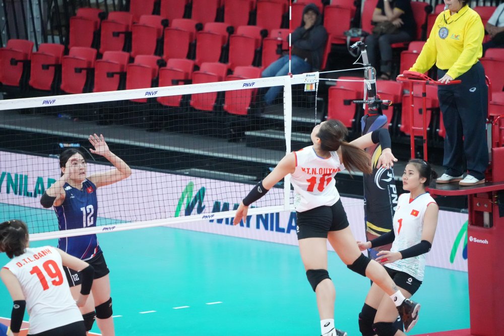 Reclutar voleibol femenino vietnamita contra Hong Kong (China) en el primer partido de la Copa de Naciones AVC. Foto: VFV
