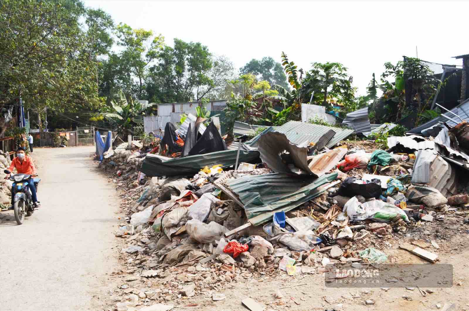 El area de descarga de residuos solidos esta construido en Hanoi. Foto: Kim Son