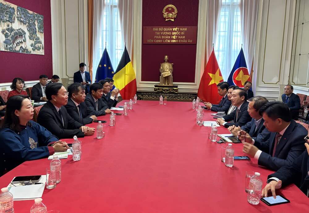 The working group of Quang Binh province promoted investment, tourism and connected cooperation with businesses and organizations in the Kingdom of Belgium and Europe. Photo: Xuan An