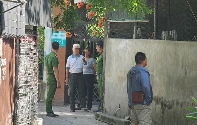 The police protected the scene of the murder that left 3 people dead or injured. Photo: Nguyen Luan.