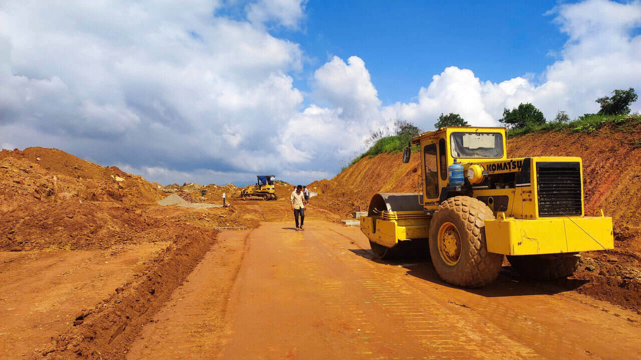 El Comite Popular Provincial de Son La promulga una nueva regulacion sobre el nivel de apoyo de la creacion de empleo para personas cuya tierra se recupera en la provincia. Foto: Nguyen Truong