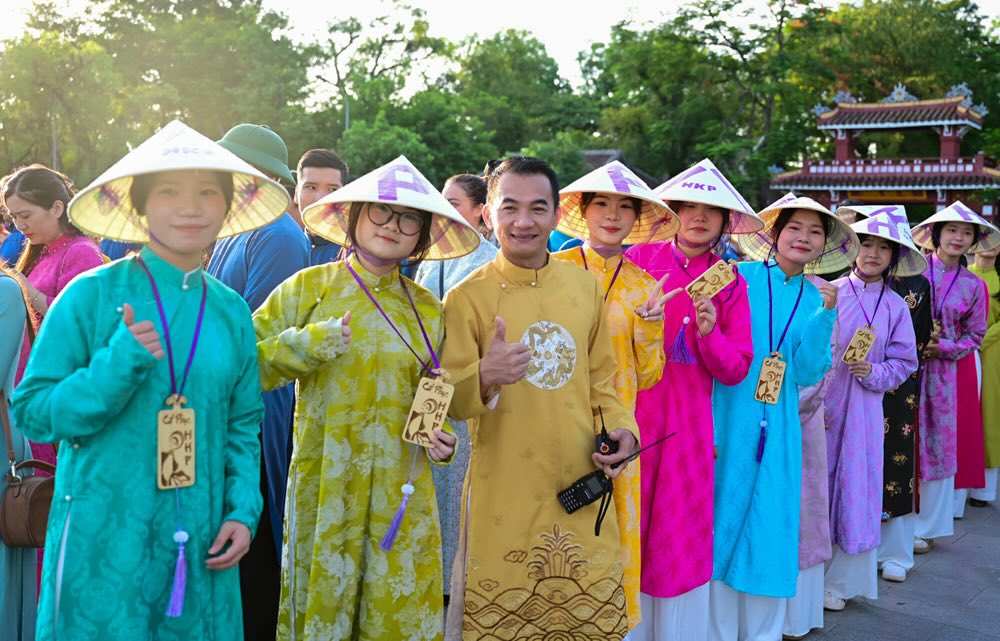 Tuan le se dien ra tu ngay 6-25.6.2025 nham ton vinh ve dep van hoa truyen thong, day manh truyen thong thuong hieu “Hue - Kinh do Ao dai”; xay dung thuong hieu Hue xung dang la thanh pho xanh cua Viet Nam, gop phan nang cao nhan thuc cong dong ve bao ve moi truong va giu gin gia tri di san van hoa.