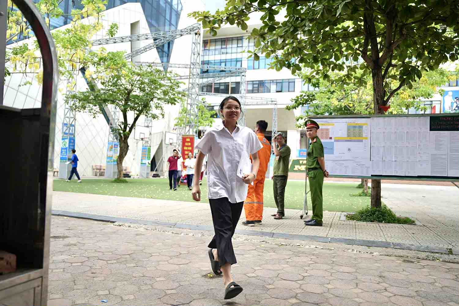 Em Vu Minh Minh (hoc sinh Truong THCS Cau Dien) du thi tai diem thi Truong THCS My Dinh 1. Anh: Huu Chanh 