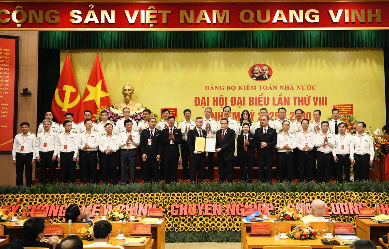 Chu tich Quoc hoi Tran Thanh Man va Ban Chap hanh Dang bo Kiem toan Nha nuoc nhiem ky 2025-2030. Anh: Tung Giang